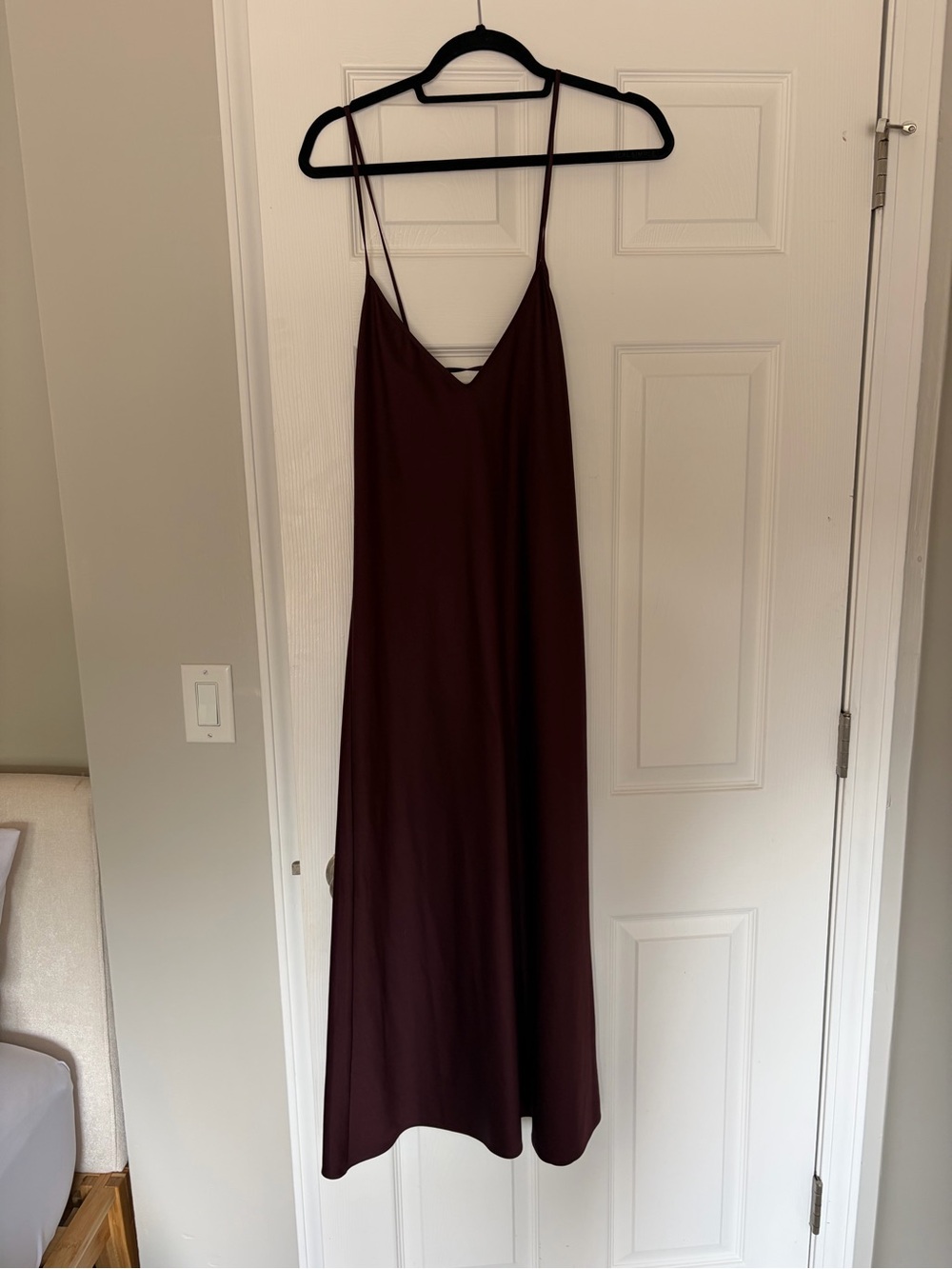 VETTA Burgundy Slip Midi Dress with Spaghetti Straps